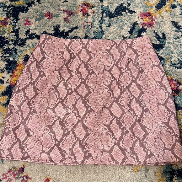 Snakeskin Mini Skirt - Picture 2 of 3